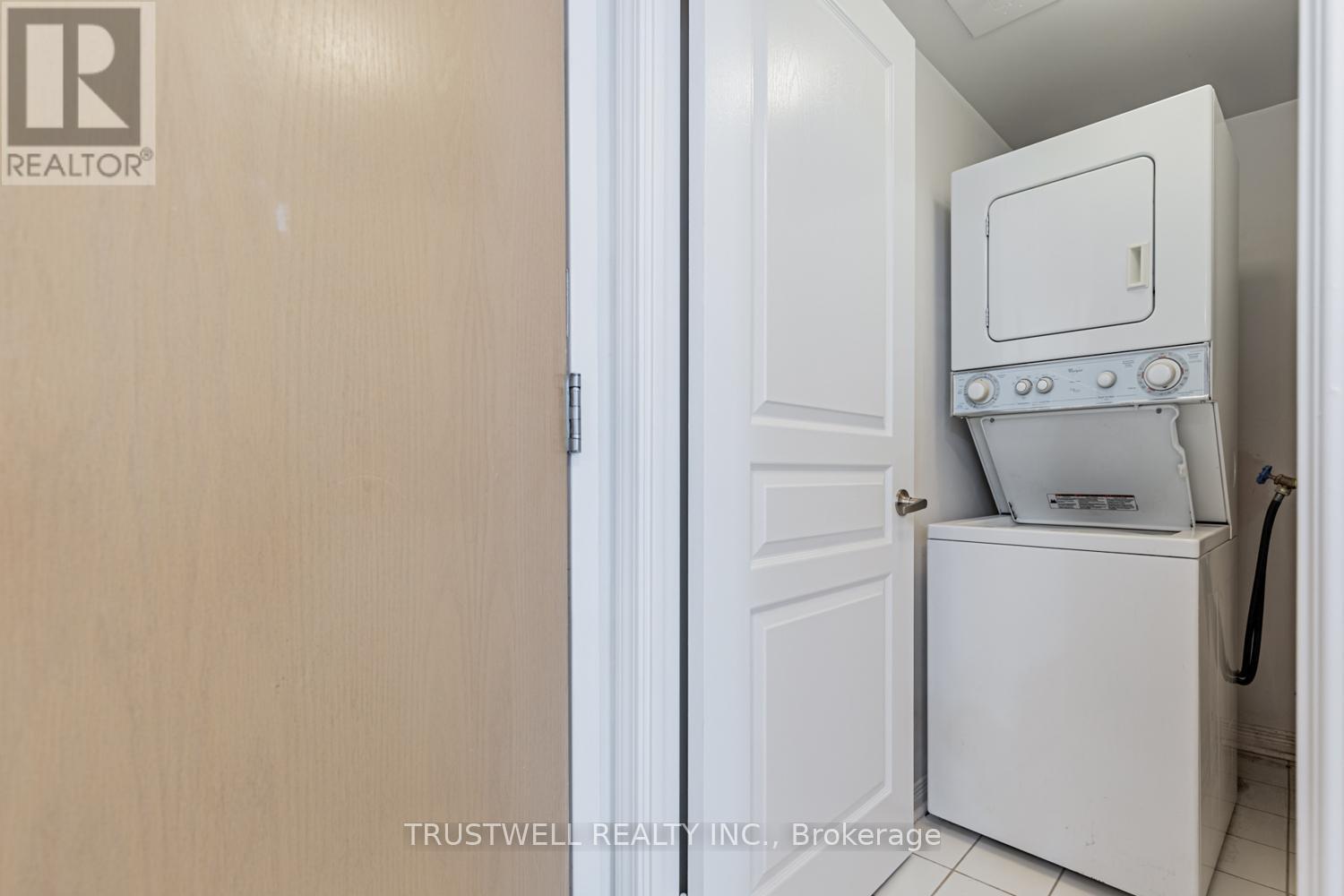 1803 - 503 Beecroft Road, Toronto, ON - Indoor Photo Showing Laundry Room