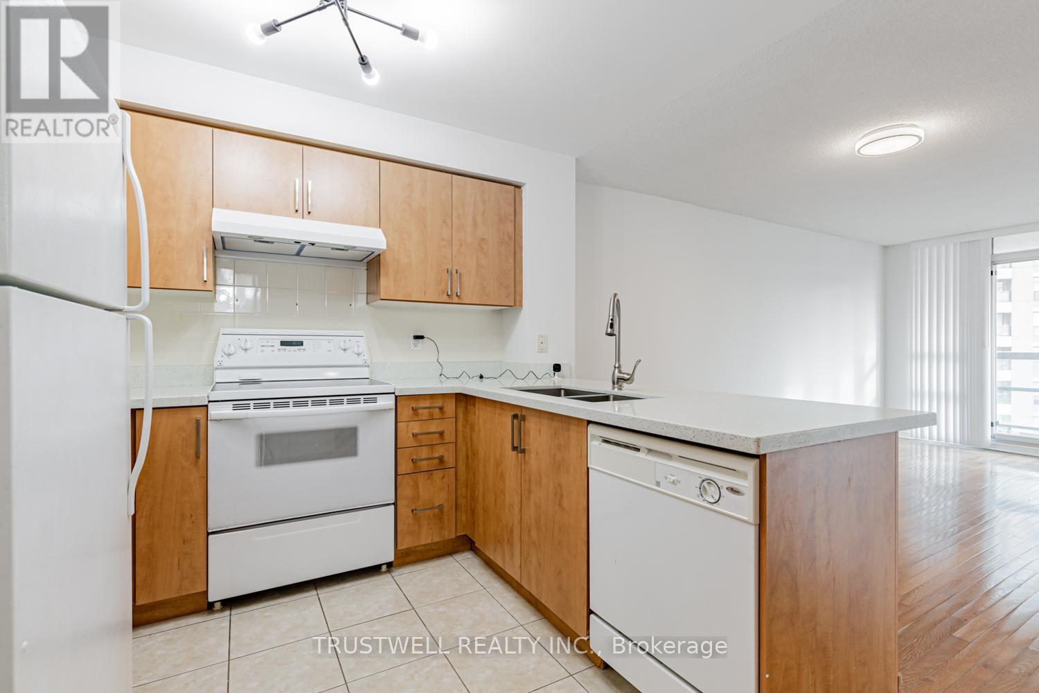 1803 - 503 Beecroft Road, Toronto, ON - Indoor Photo Showing Kitchen With Double Sink