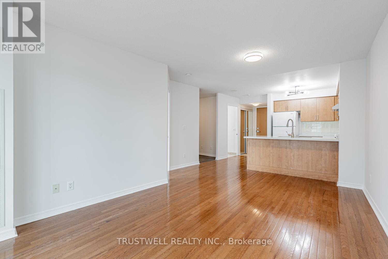1803 - 503 Beecroft Road, Toronto, ON - Indoor Photo Showing Kitchen