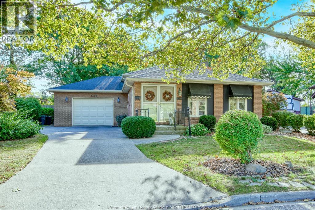 3398 Pineview, Windsor, ON - Outdoor With Facade