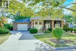 3398 PINEVIEW Windsor, ON N8R 2A8