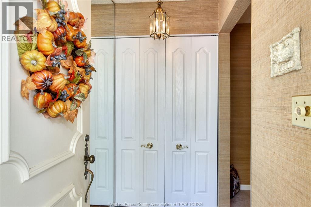 3398 Pineview, Windsor, ON - Indoor Photo Showing Other Room