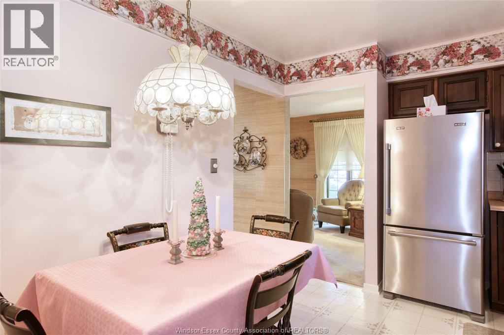 3398 Pineview, Windsor, ON - Indoor Photo Showing Dining Room