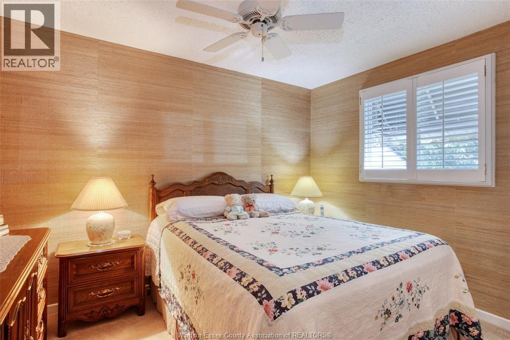 3398 Pineview, Windsor, ON - Indoor Photo Showing Bedroom