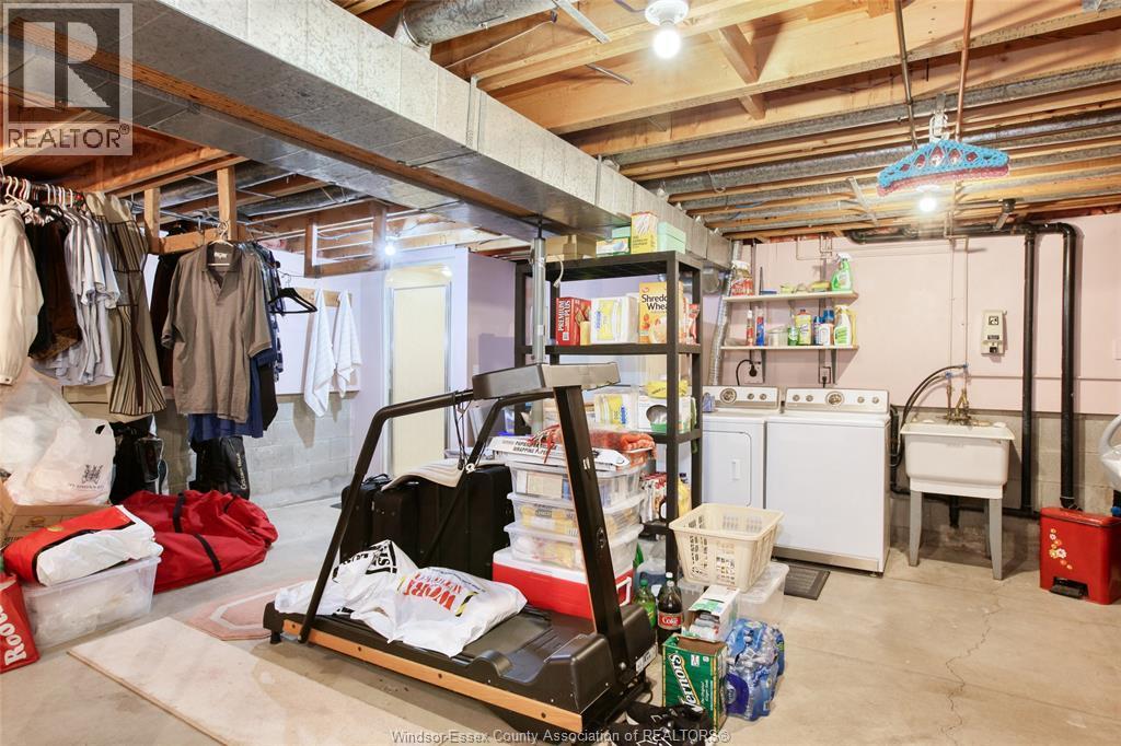 3398 Pineview, Windsor, ON - Indoor Photo Showing Basement