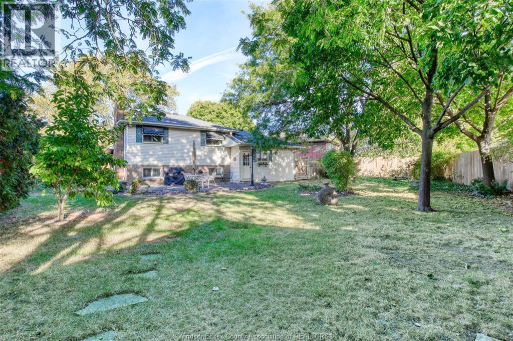 3398 Pineview, Windsor, ON - Outdoor