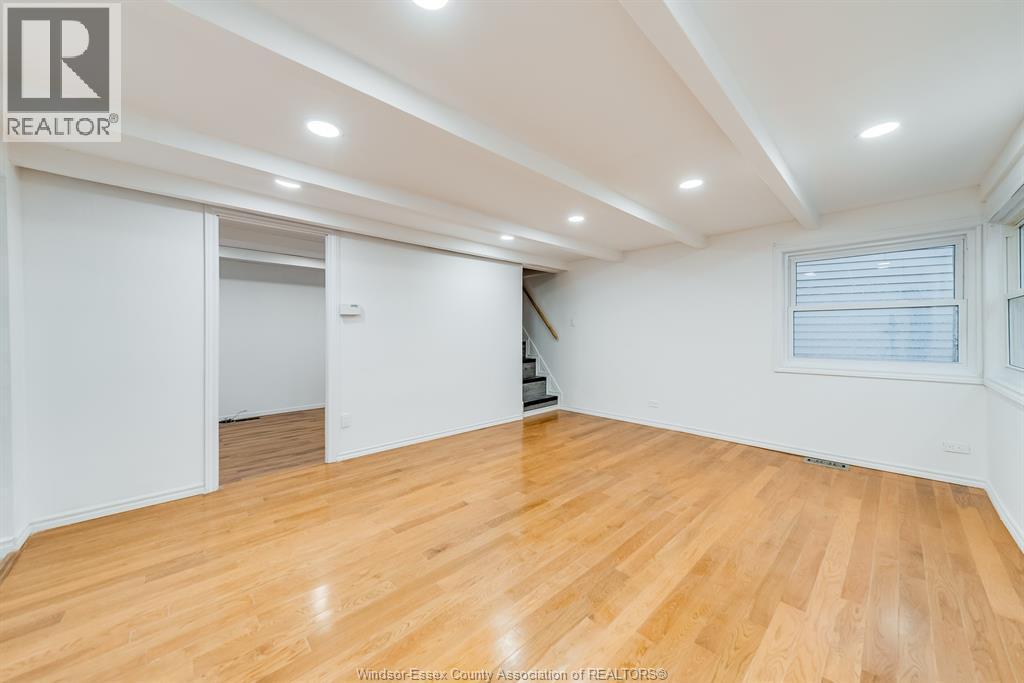 8057 Riverside Drive East, Windsor, ON - Indoor