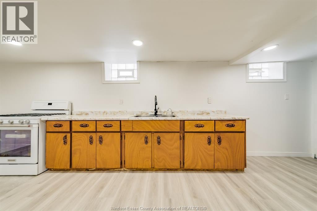 8057 Riverside Drive East, Windsor, ON - Indoor Photo Showing Basement