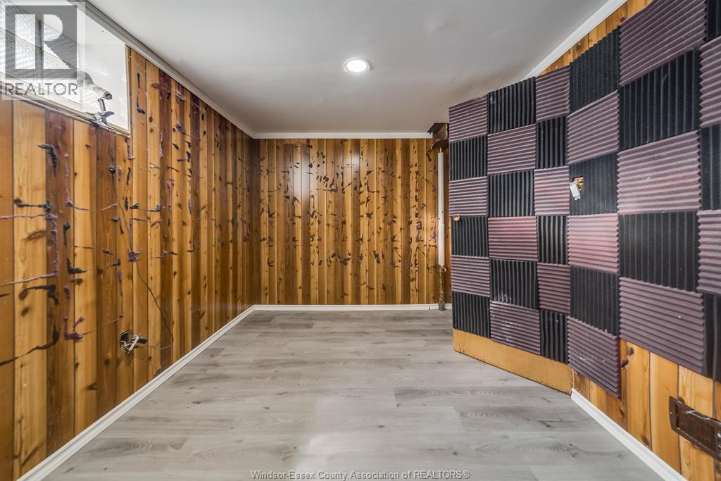 8057 Riverside Drive East, Windsor, ON - Indoor Photo Showing Other Room