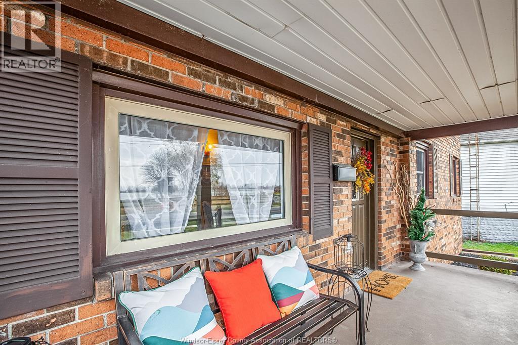 8057 Riverside Drive East, Windsor, ON -