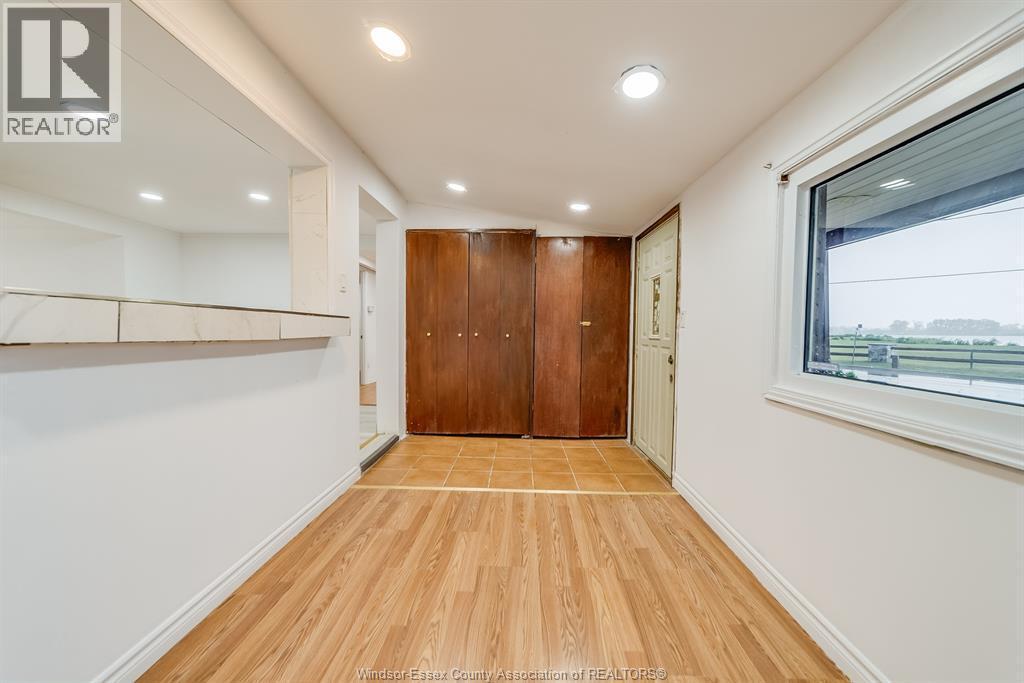 8057 Riverside Drive East, Windsor, ON - Indoor Photo Showing Other Room