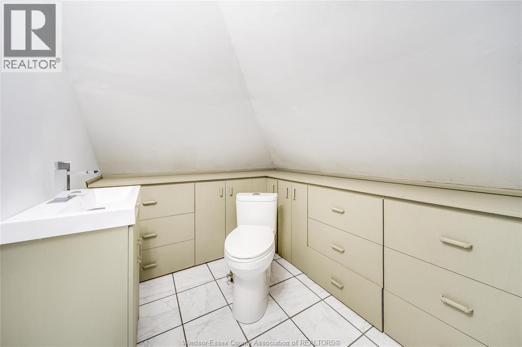 221 John Street East, Blenheim, ON - Indoor Photo Showing Bathroom