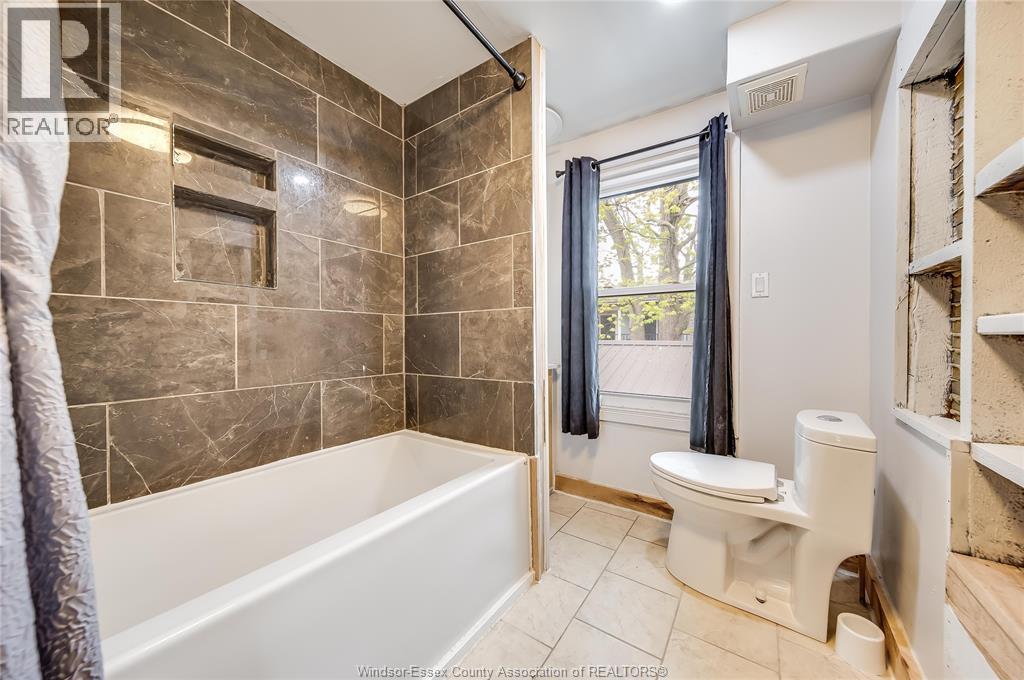 221 John Street East, Blenheim, ON - Indoor Photo Showing Bathroom