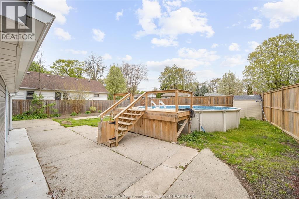 221 John Street East, Blenheim, ON - Outdoor With Above Ground Pool