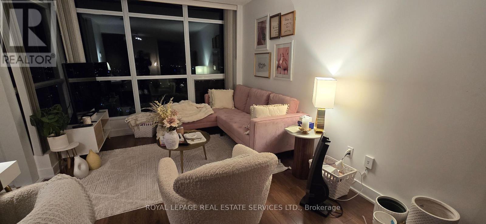 1706 - 1048 Broadview Avenue, Toronto, ON - Indoor Photo Showing Other Room