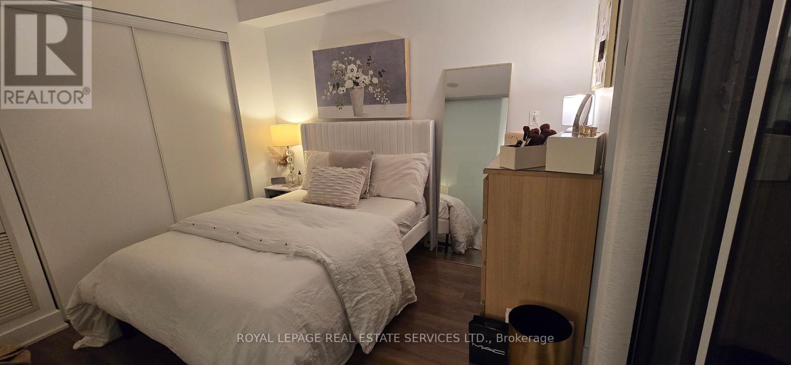 1706 - 1048 Broadview Avenue, Toronto, ON - Indoor Photo Showing Bedroom