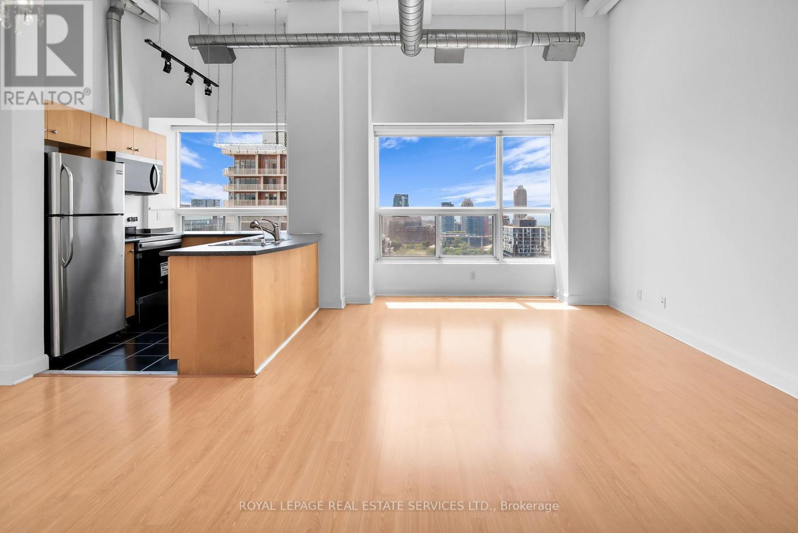 Ph13 - 700 King Street W, Toronto, ON - Indoor Photo Showing Kitchen