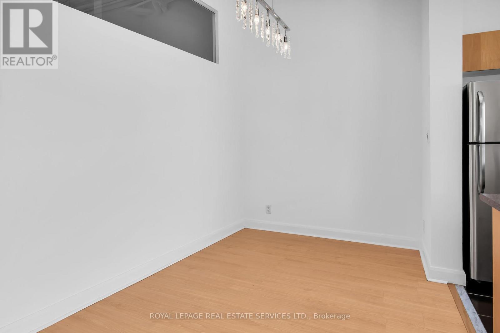 Ph13 - 700 King Street W, Toronto, ON - Indoor Photo Showing Other Room