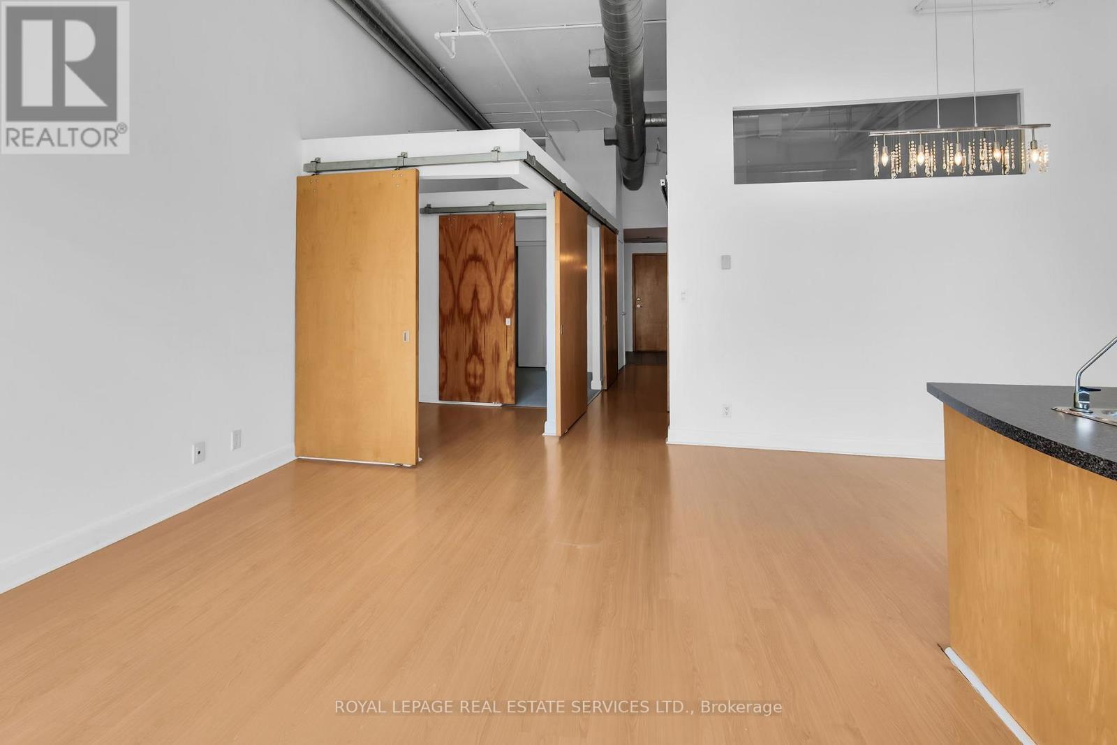 Ph13 - 700 King Street W, Toronto, ON - Indoor