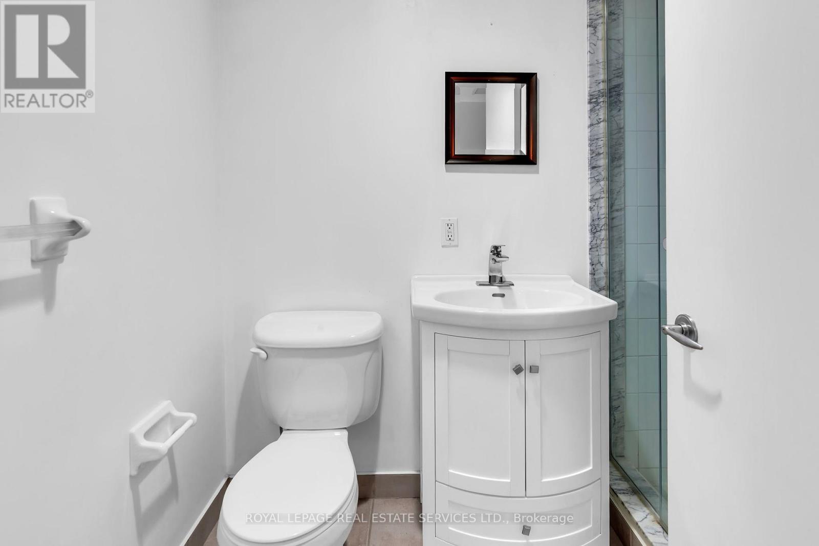 Ph13 - 700 King Street W, Toronto, ON - Indoor Photo Showing Bathroom