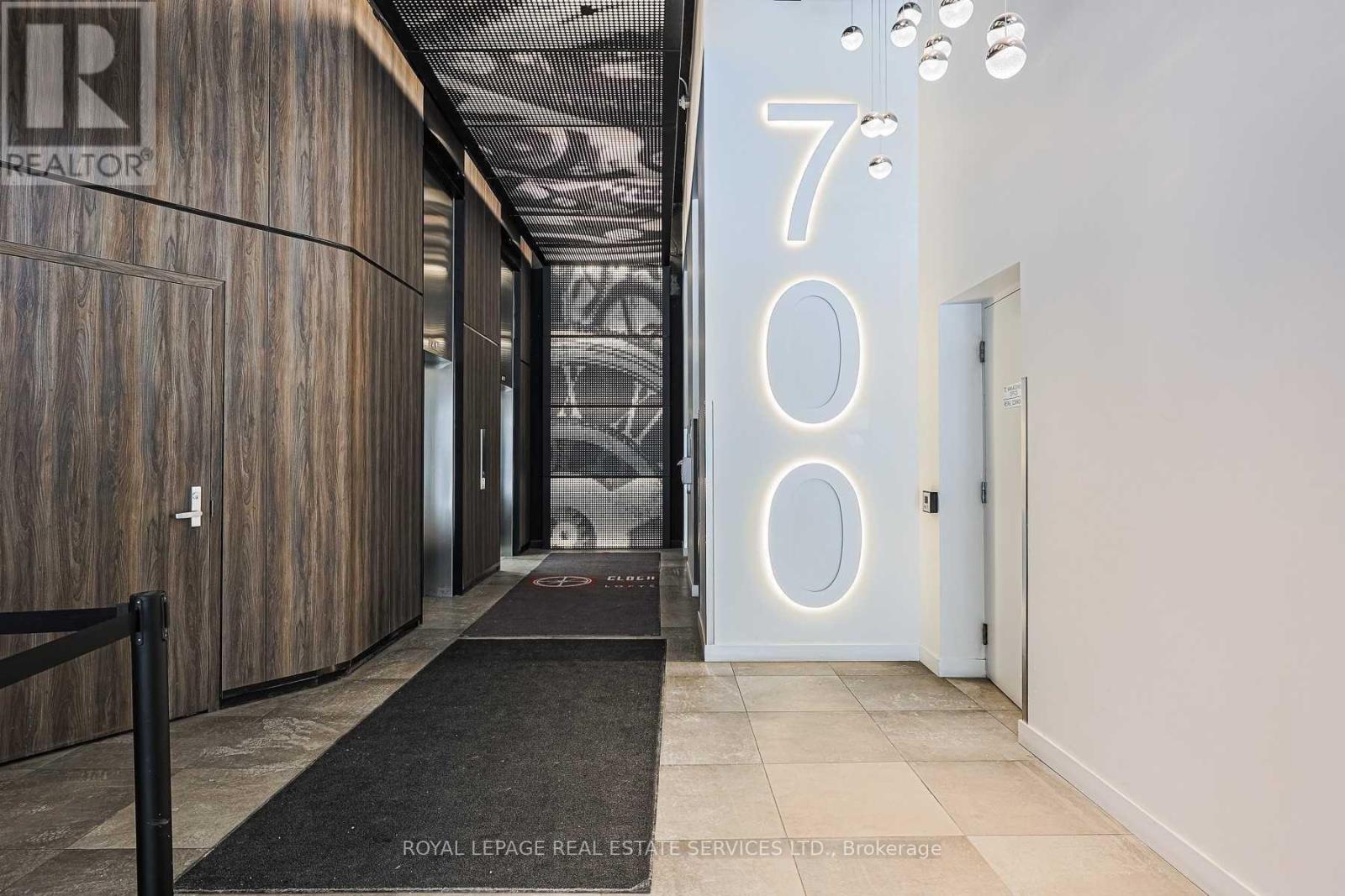 Ph13 - 700 King Street W, Toronto, ON - Indoor Photo Showing Other Room