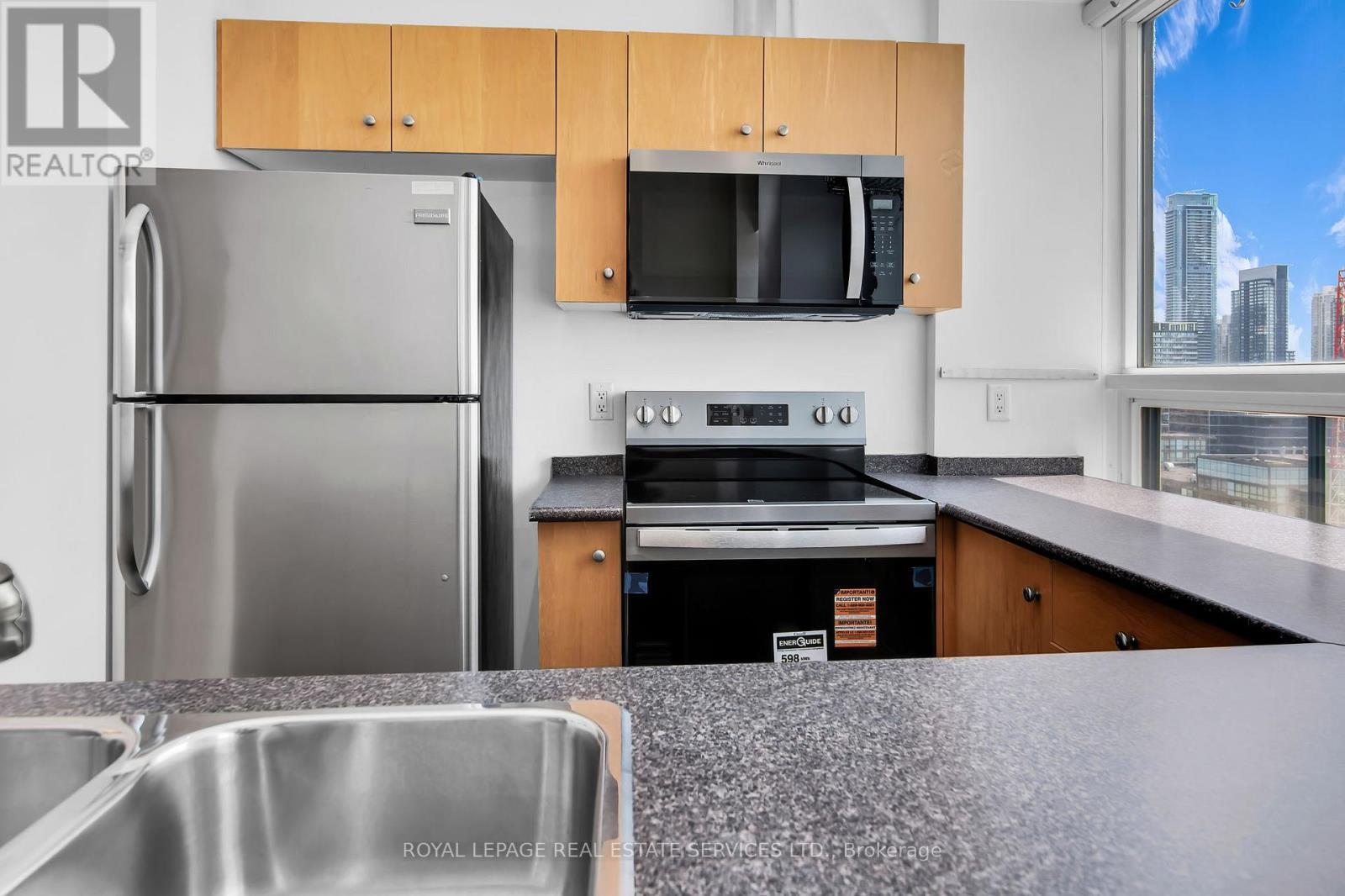 Ph13 - 700 King Street W, Toronto, ON - Indoor Photo Showing Kitchen With Double Sink