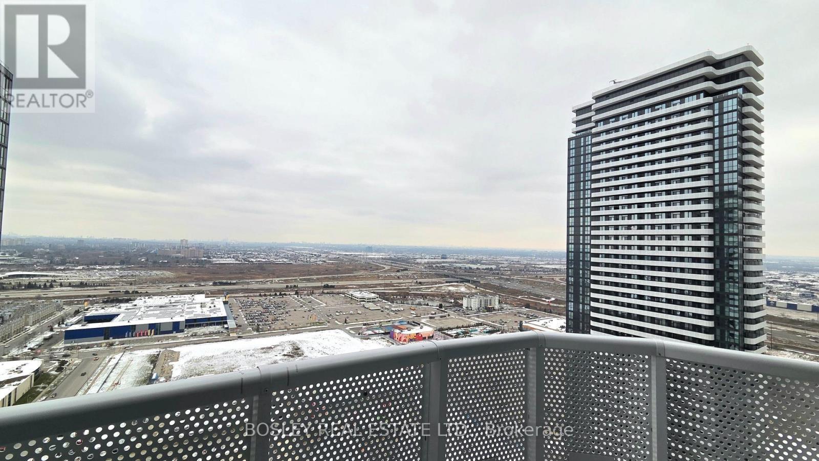 3709 - 8 Interchange Way, Vaughan, ON - Outdoor