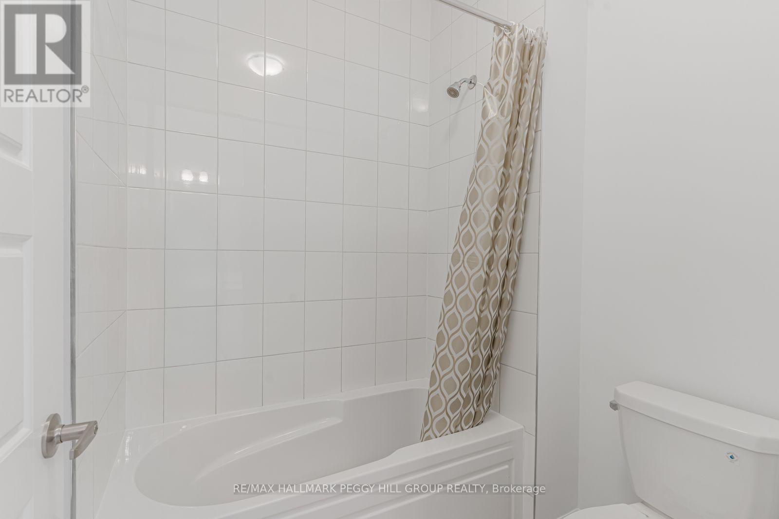 61 Ennerdale Street, Barrie, ON - Indoor Photo Showing Bathroom