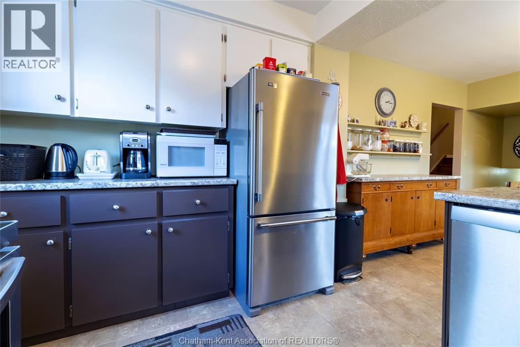 151 Baldoon Road, Chatham, ON - Indoor Photo Showing Kitchen