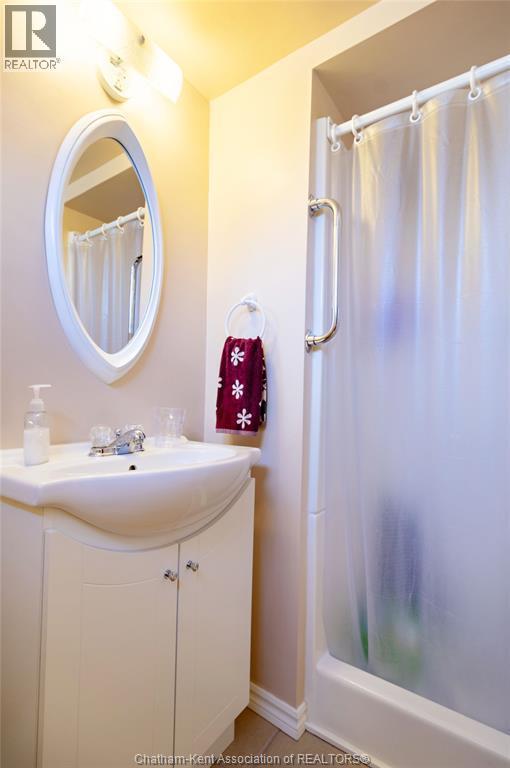 151 Baldoon Road, Chatham, ON - Indoor Photo Showing Bathroom