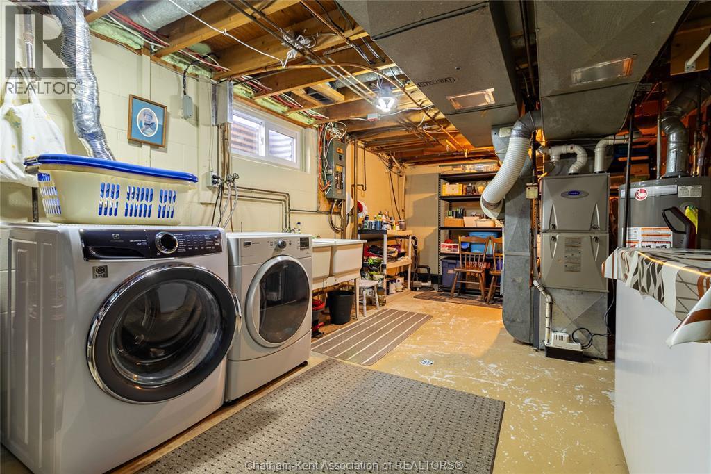 151 Baldoon Road, Chatham, ON - Indoor Photo Showing Laundry Room