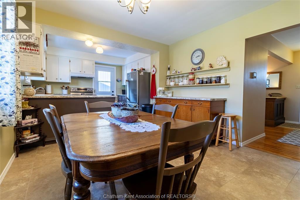 151 Baldoon Road, Chatham, ON - Indoor Photo Showing Dining Room