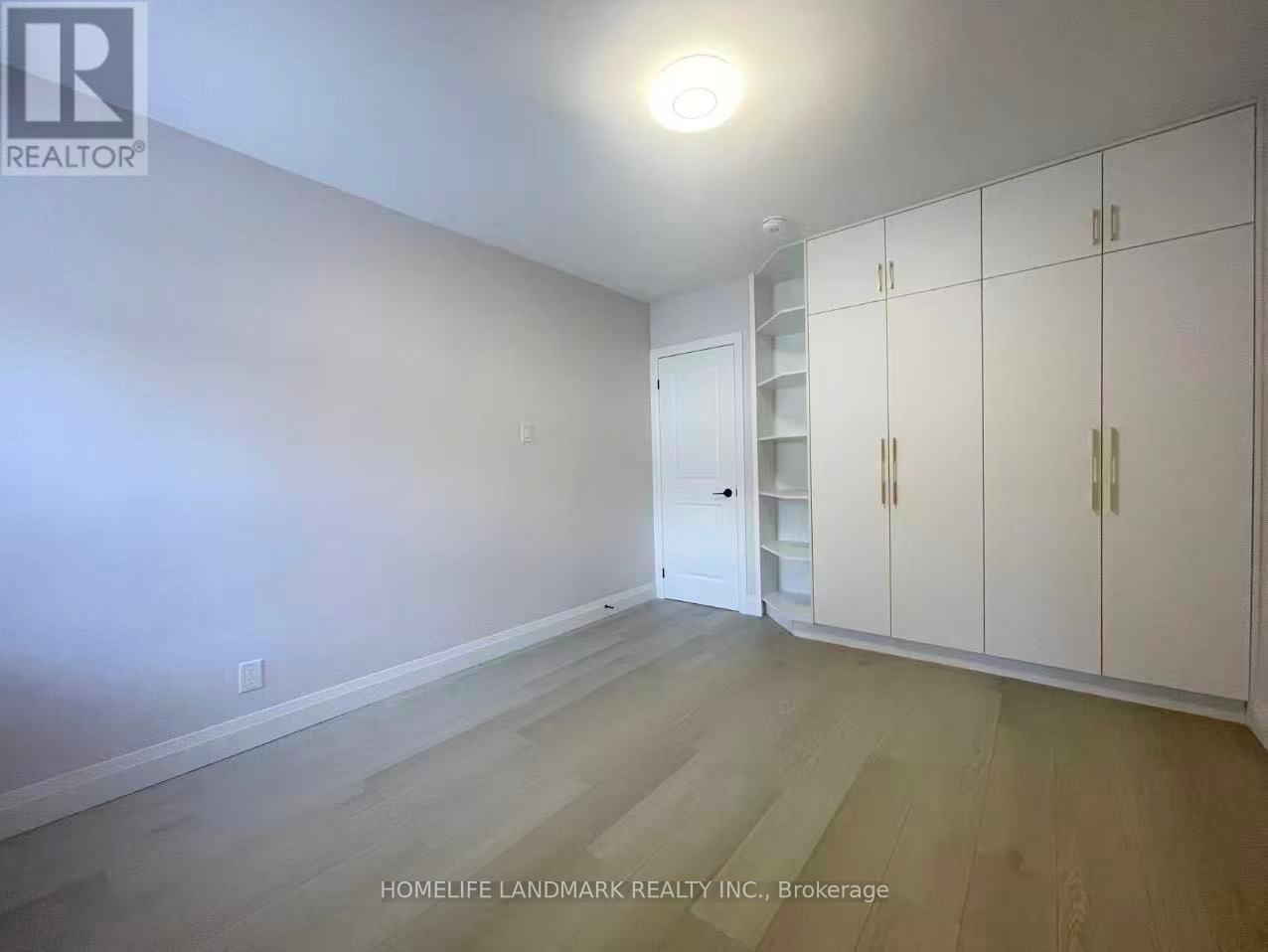 Upper - 544 Indian Road, Toronto, ON - Indoor Photo Showing Other Room