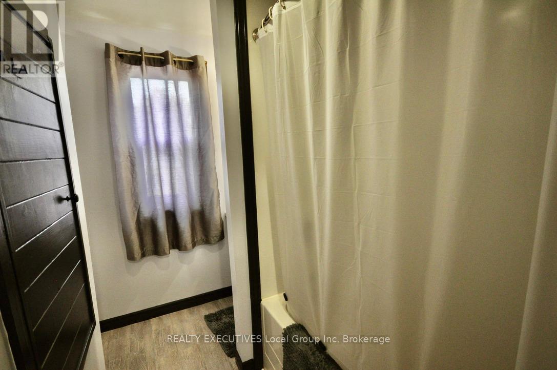 589 Douglas Street, North Bay (Central), ON - Indoor