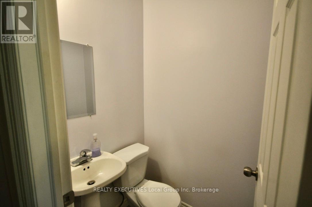 589 Douglas Street, North Bay (Central), ON - Indoor Photo Showing Bathroom