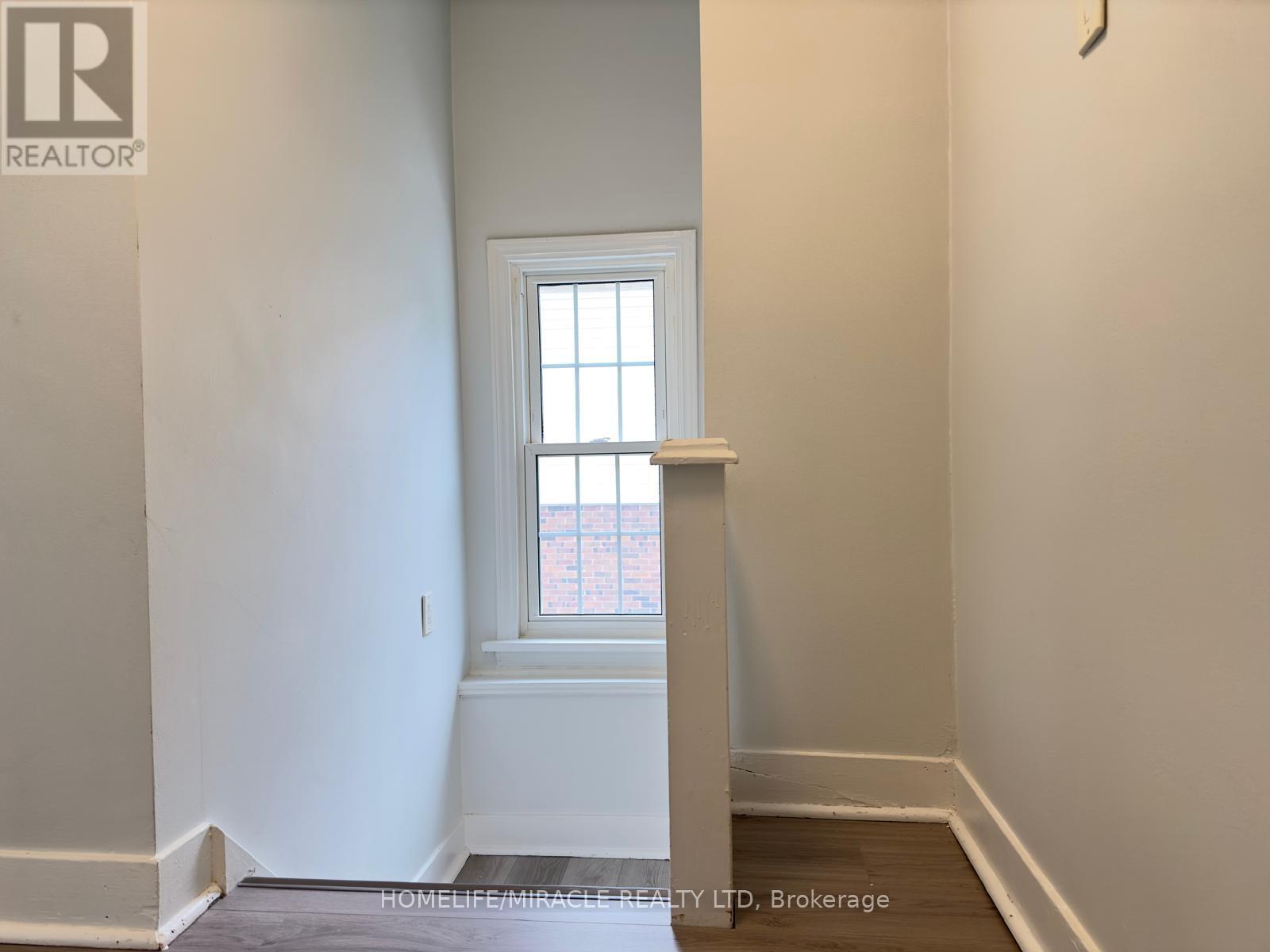 5672 Drummond Road, Niagara Falls, ON - Indoor Photo Showing Other Room