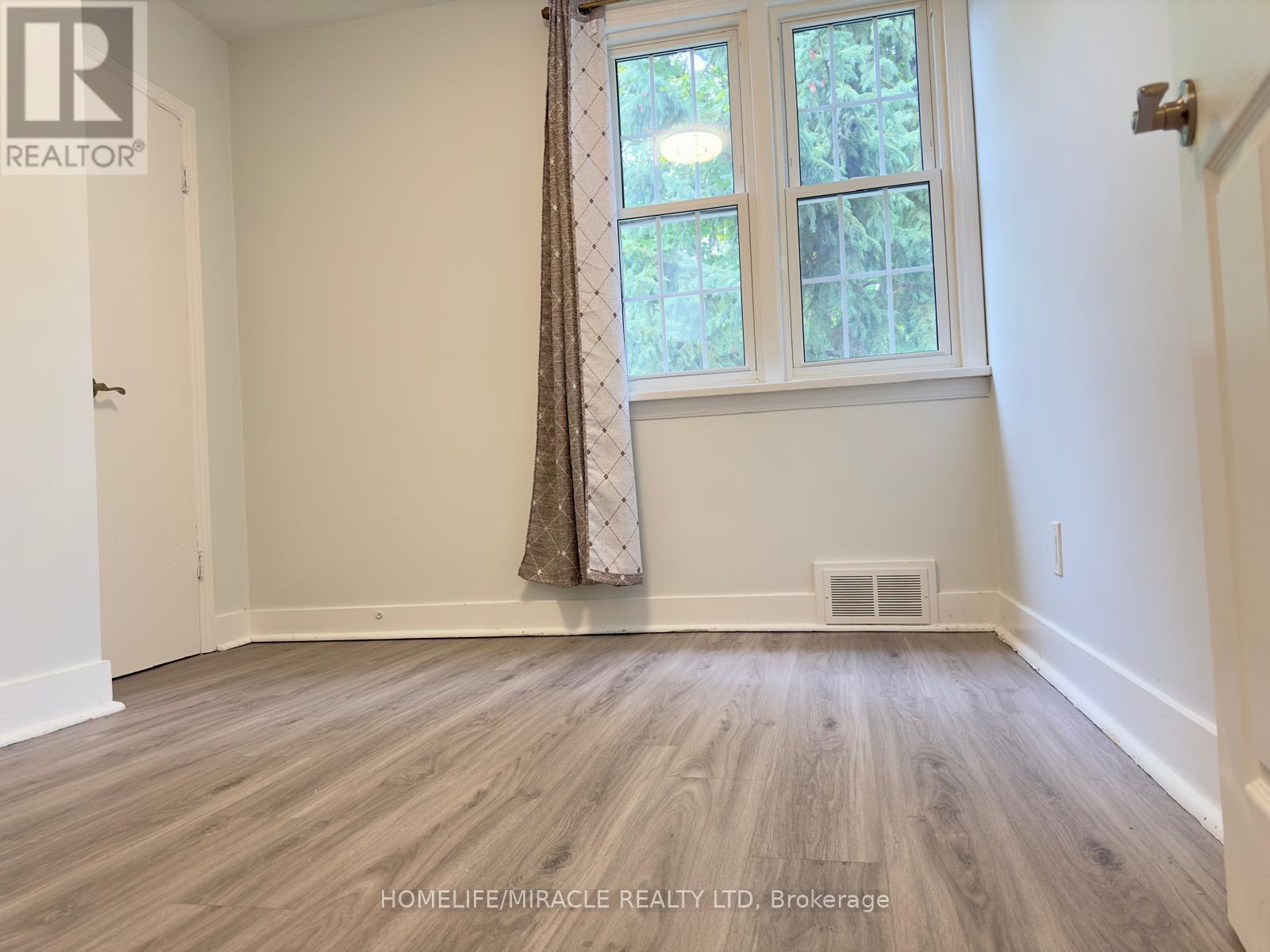 5672 Drummond Road, Niagara Falls, ON - Indoor Photo Showing Other Room