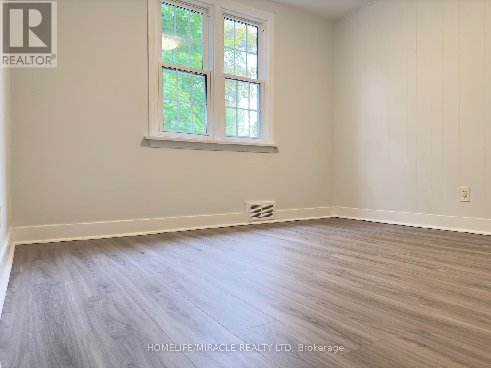 5672 Drummond Road, Niagara Falls, ON - Indoor Photo Showing Other Room