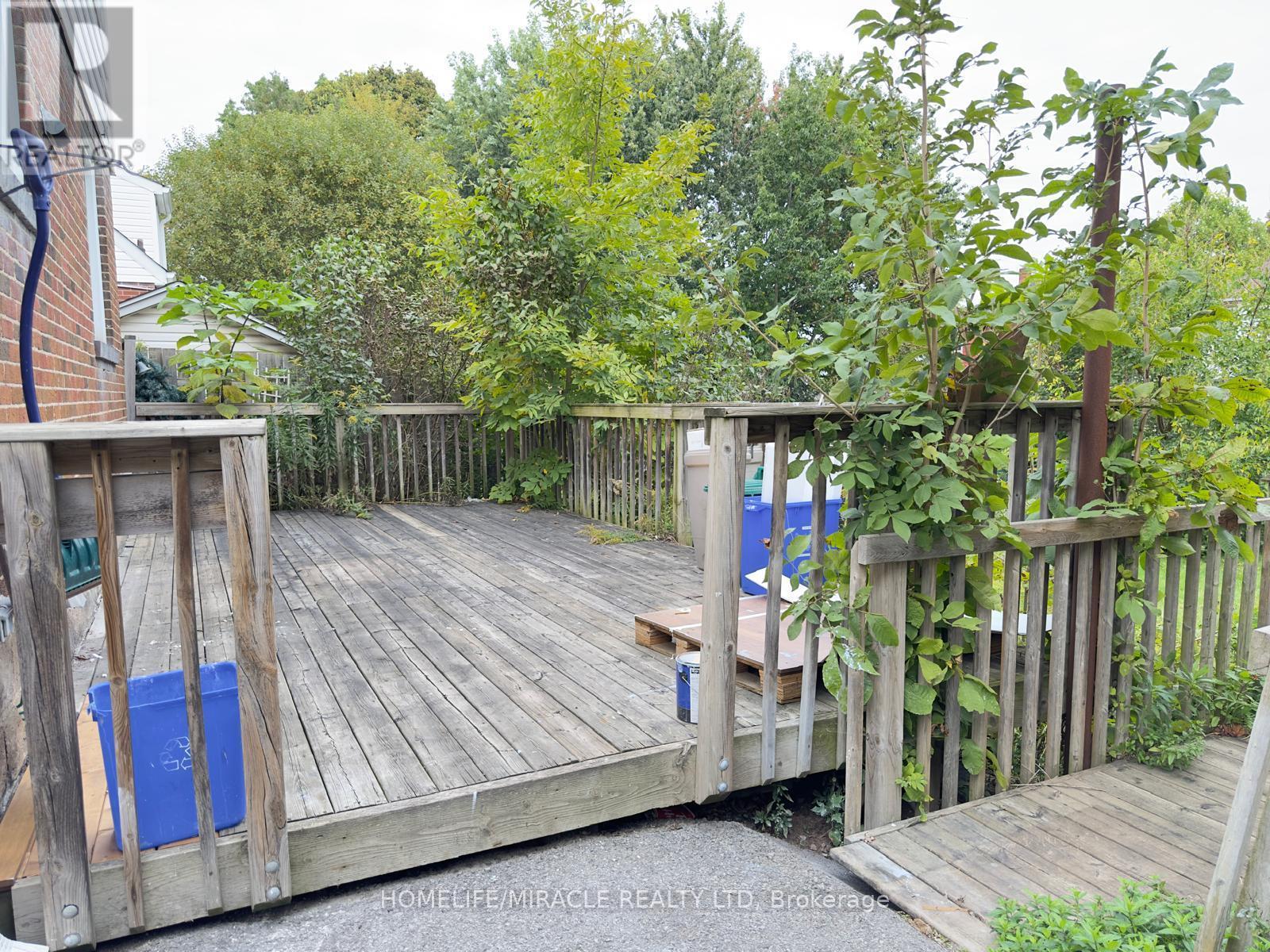 5672 Drummond Road, Niagara Falls, ON - Outdoor