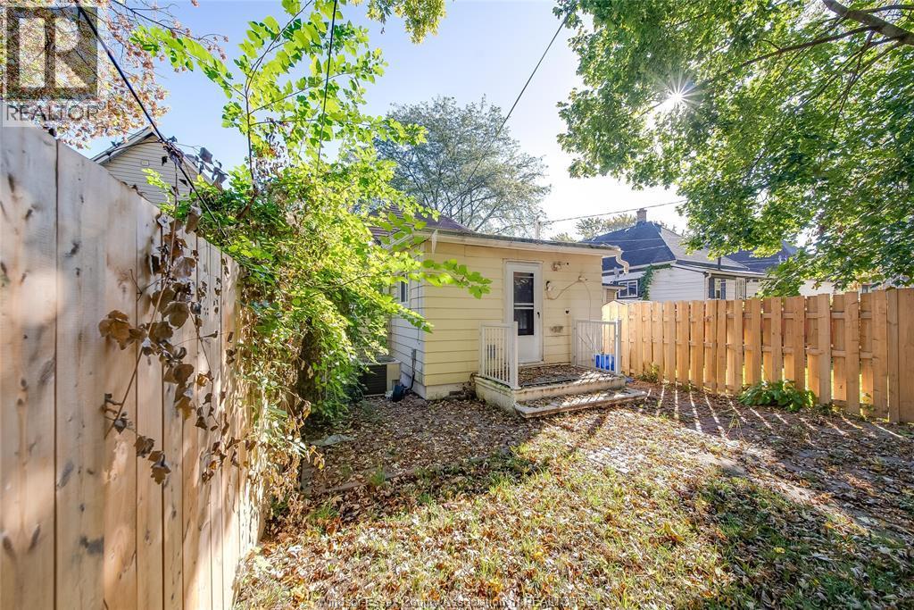 427 Bridge Avenue, Windsor, ON - Outdoor