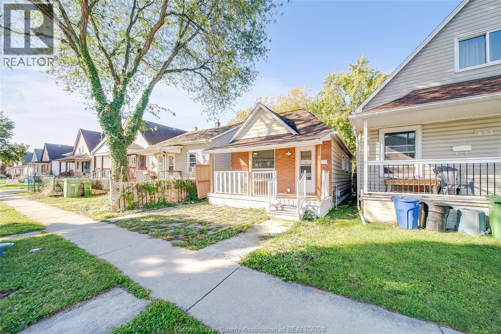 427 Bridge Avenue, Windsor, ON - Outdoor With Deck Patio Veranda