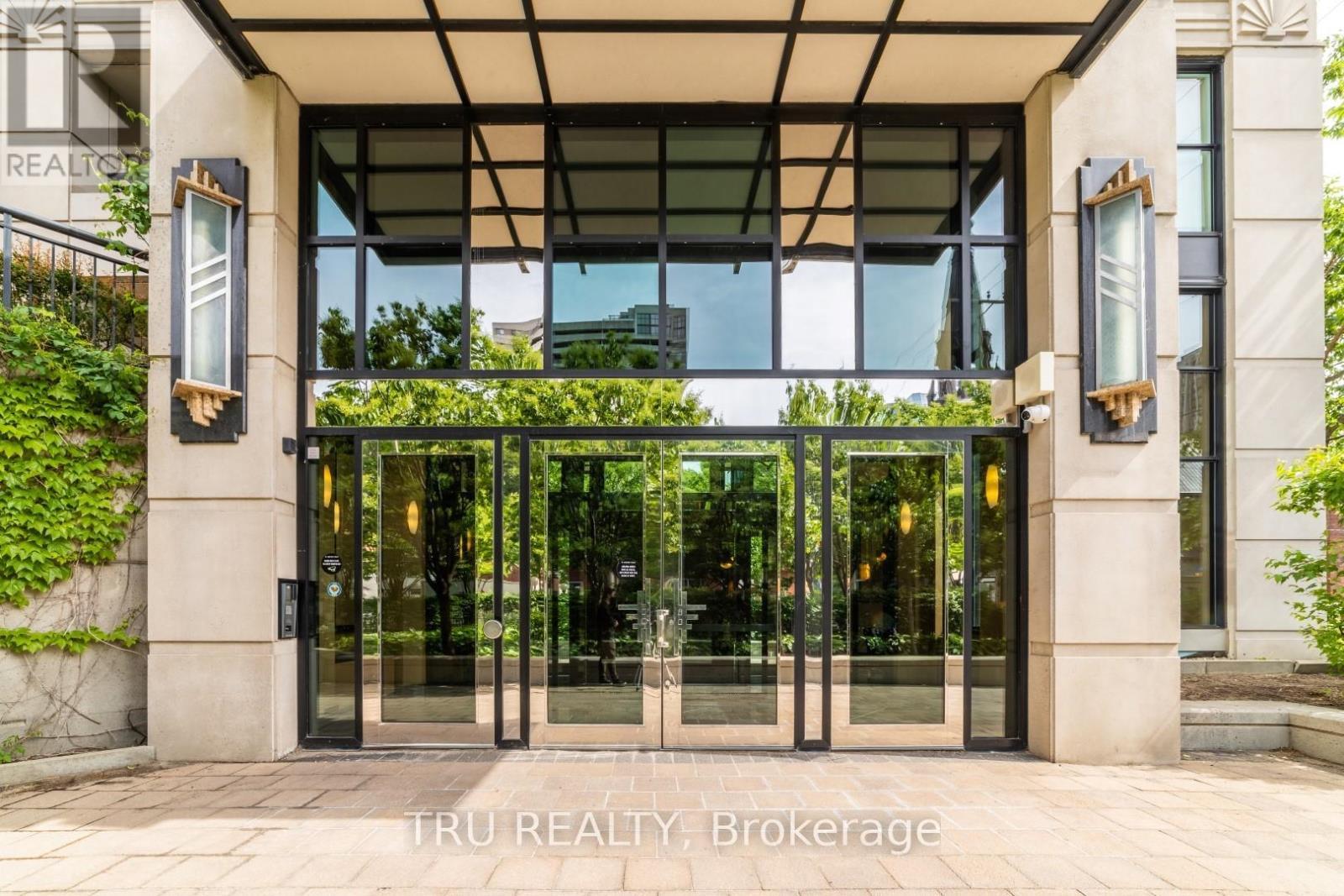 807 - 245 Kent Street, Ottawa, ON - Outdoor