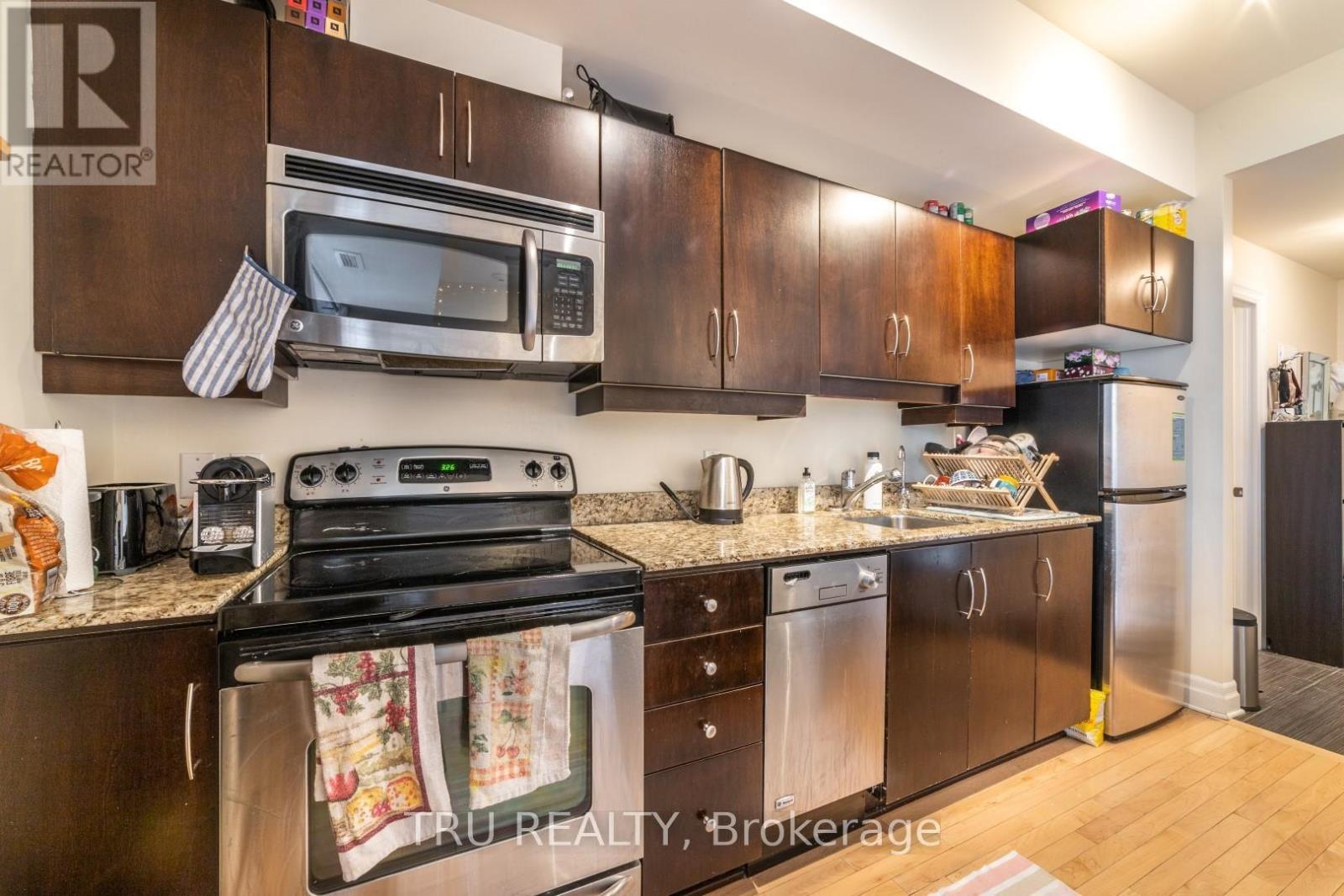 807 - 245 Kent Street, Ottawa, ON - Indoor Photo Showing Kitchen With Stainless Steel Kitchen