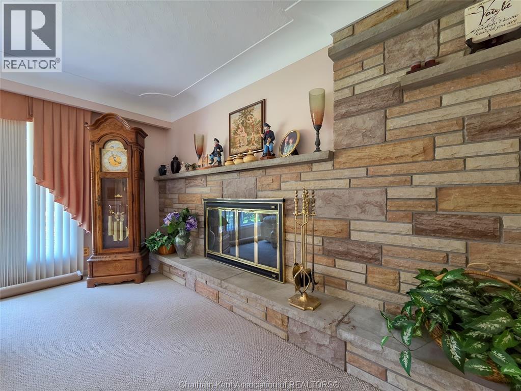 79 Lynnwood Avenue, Chatham, ON - Indoor With Fireplace