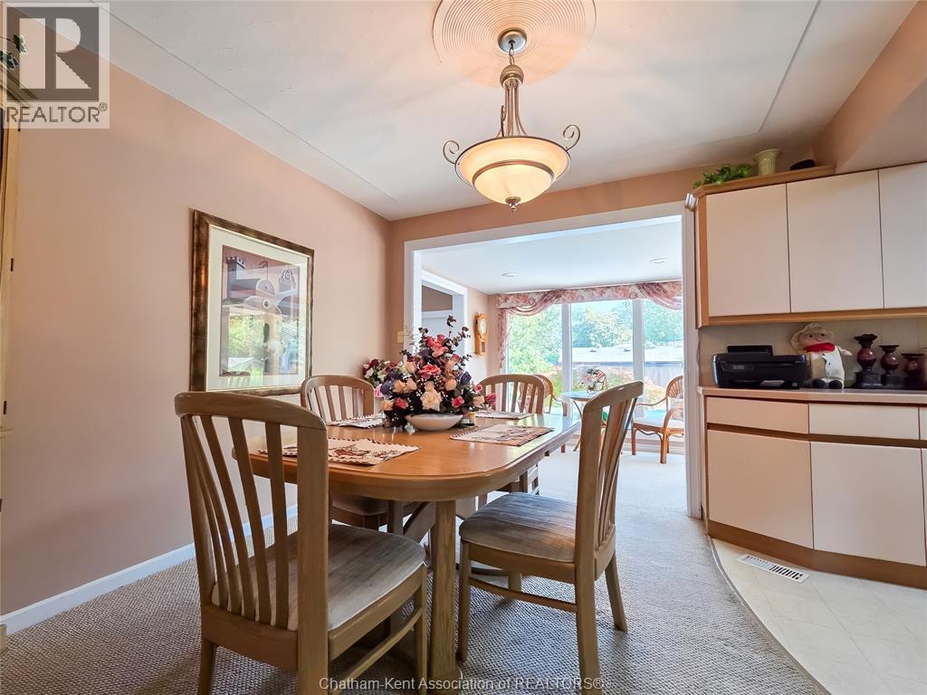 79 Lynnwood Avenue, Chatham, ON - Indoor Photo Showing Dining Room