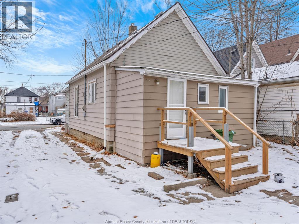 944 Maisonville, Windsor, ON - Outdoor