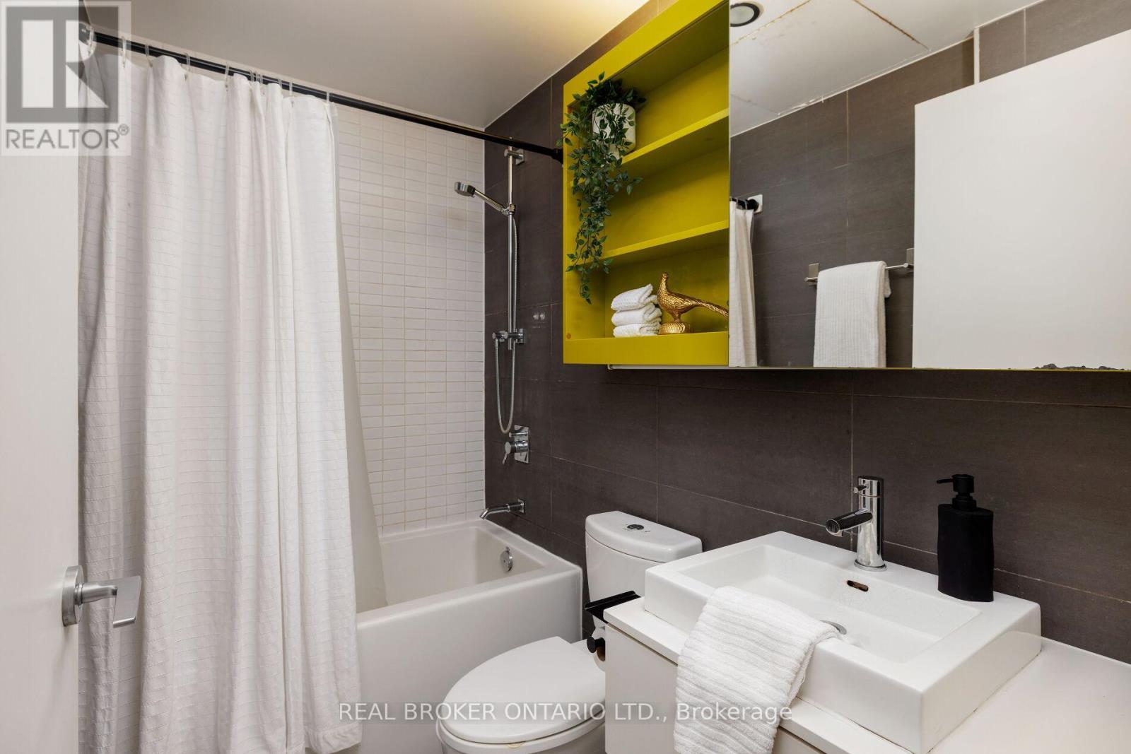 539 - 47 Lower River Street, Toronto, ON - Indoor Photo Showing Bathroom