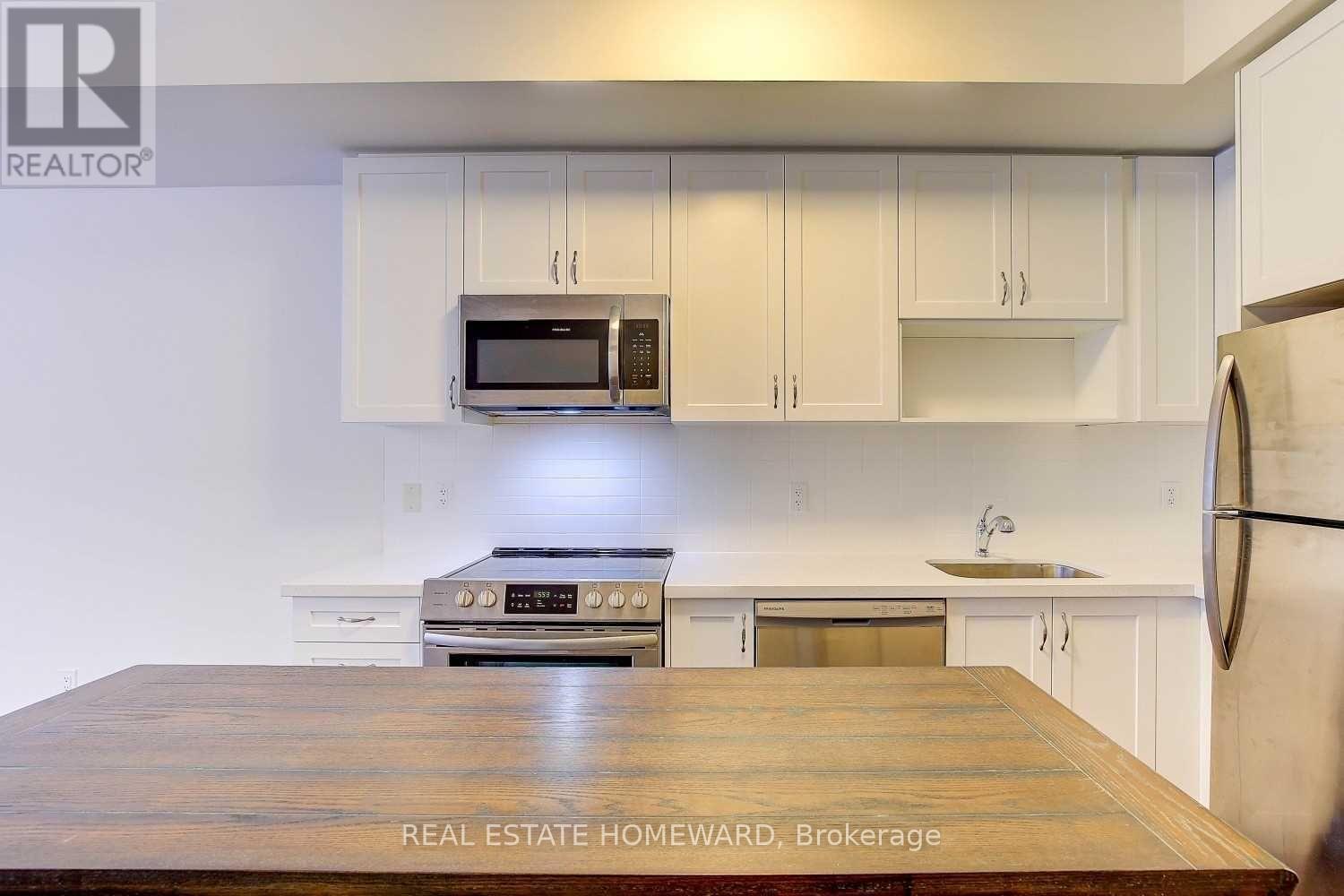 202 - 1100 Briar Hill Avenue, Toronto, ON - Indoor Photo Showing Kitchen