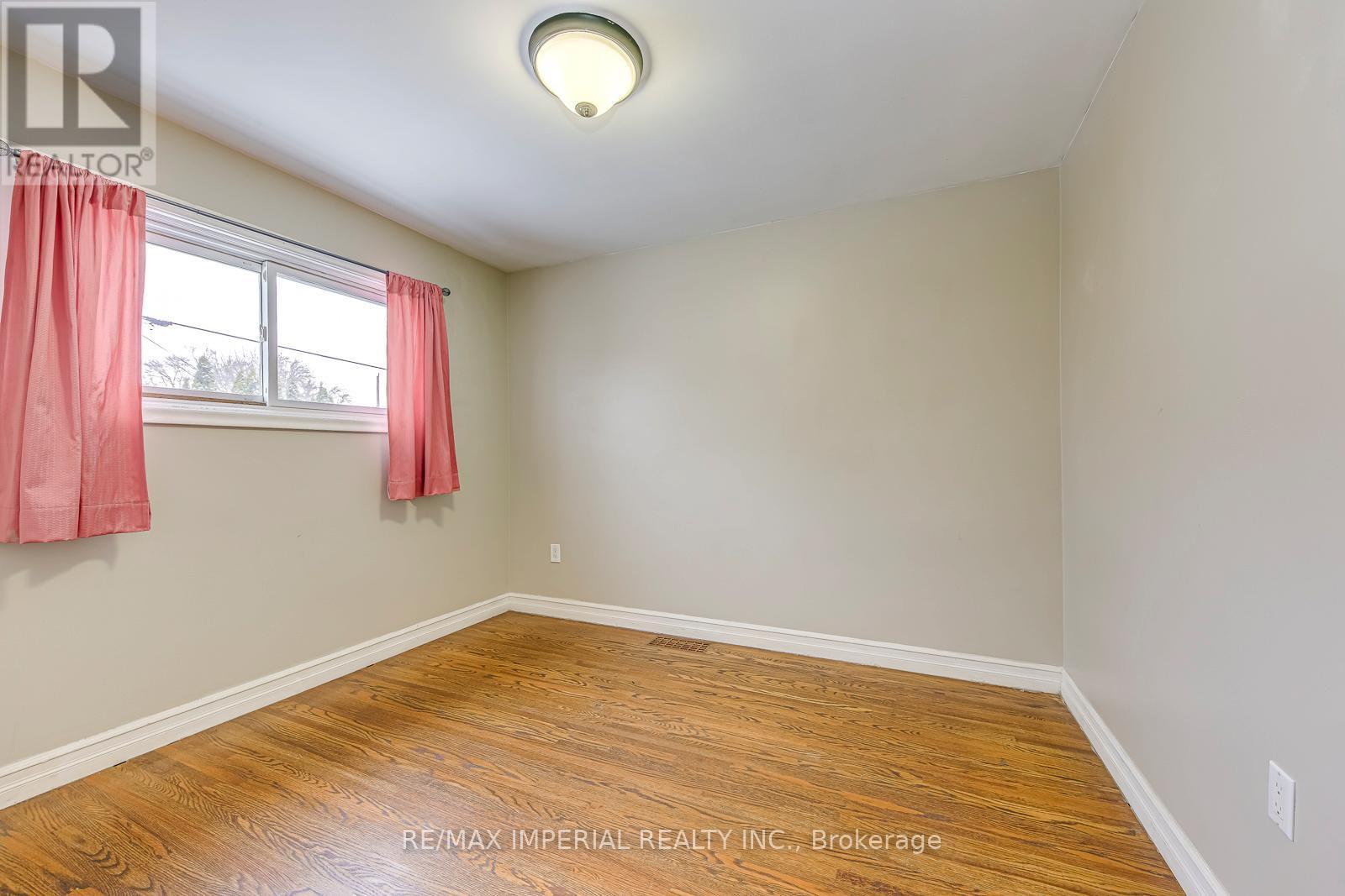 Main - 456 East 13Th Street, Hamilton, ON - Indoor Photo Showing Other Room