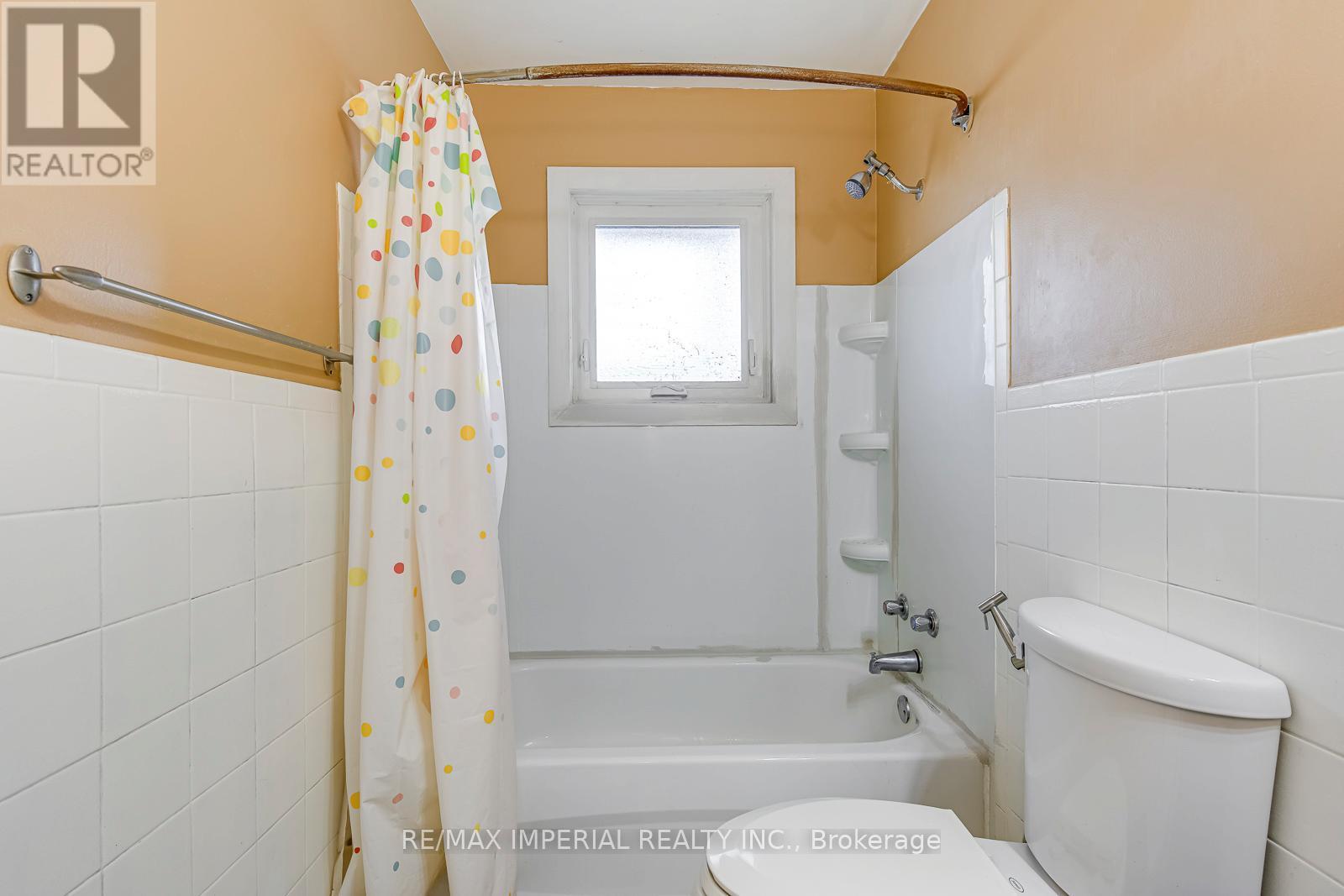 Main - 456 East 13Th Street, Hamilton, ON - Indoor Photo Showing Bathroom